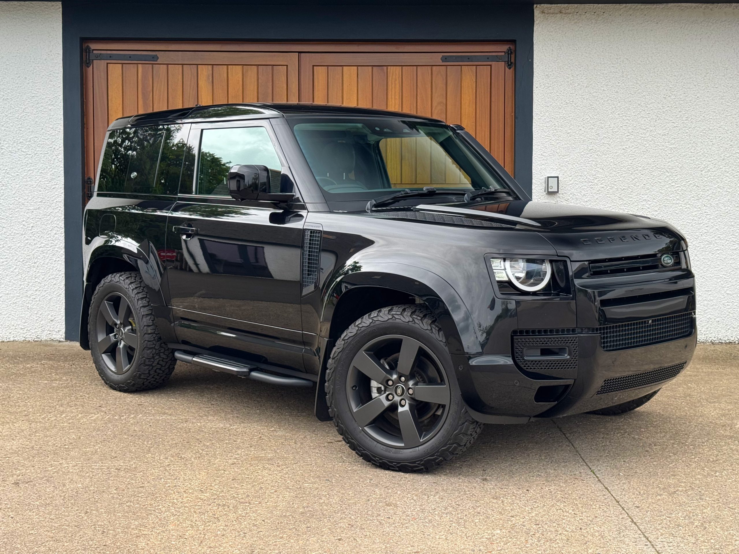 P90 Land Rover The Auto Lounge
